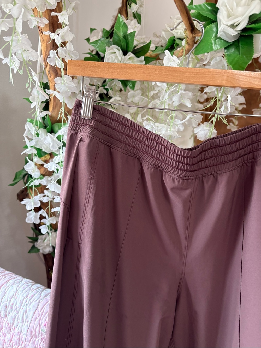 lululemon athletica Wanderer Culotte - Cherry Cola Plum - Picture 7 of 10